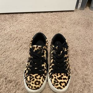 Size 6.5 Steve Madden sneakers